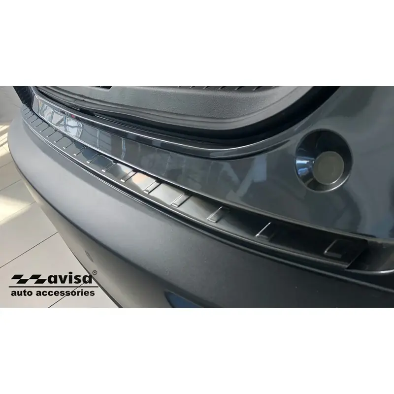 Avisa, Bagkofangerbeskytter, Sort, Rustfritstål, passer til Mazda CX-30 2019- ‘Ribs‘ | Premium kvalitet